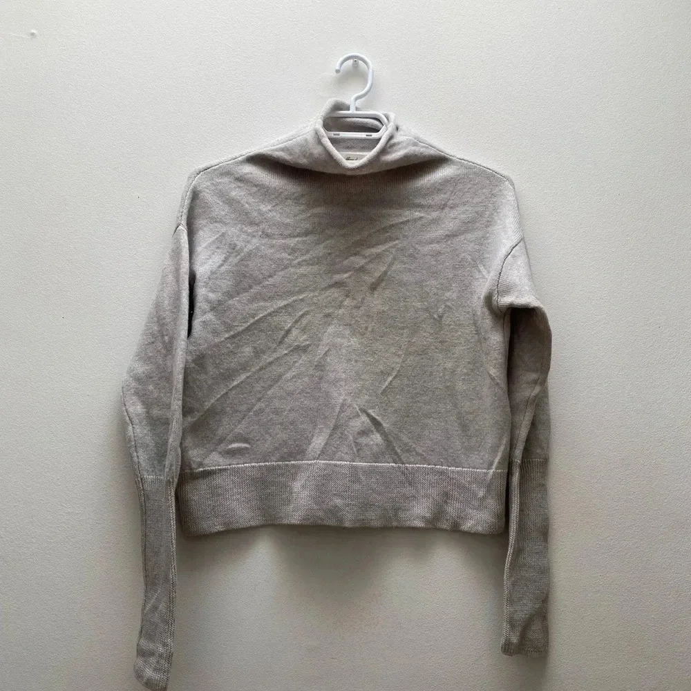 Aritzia - Wilfred Grey Pure Merino Wool Cyprie Sweater - Picture 3 of 7
